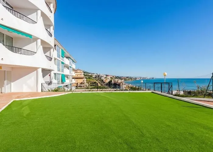 Sea & Sky Penthouse Apartament